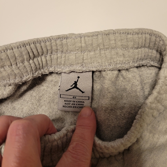 4T Jordan Light Gray Fleece Sweatpants - Picture 6 of 6